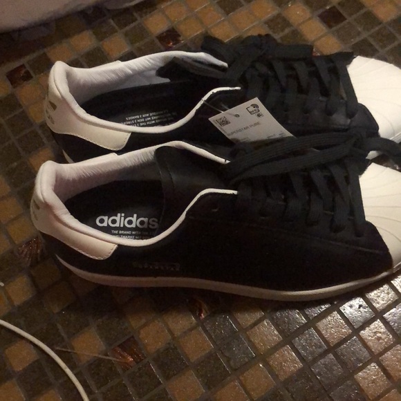 Adidas superstar Woman’s size 8 mens size 7 brand new never been worn . - Picture 2 of 3